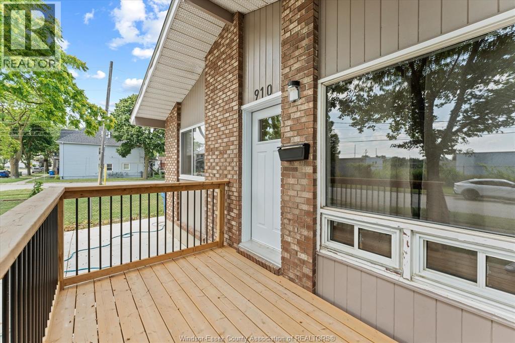 910 St. Luke, Windsor, Ontario  N9J 3J7 - Photo 5 - 26016319