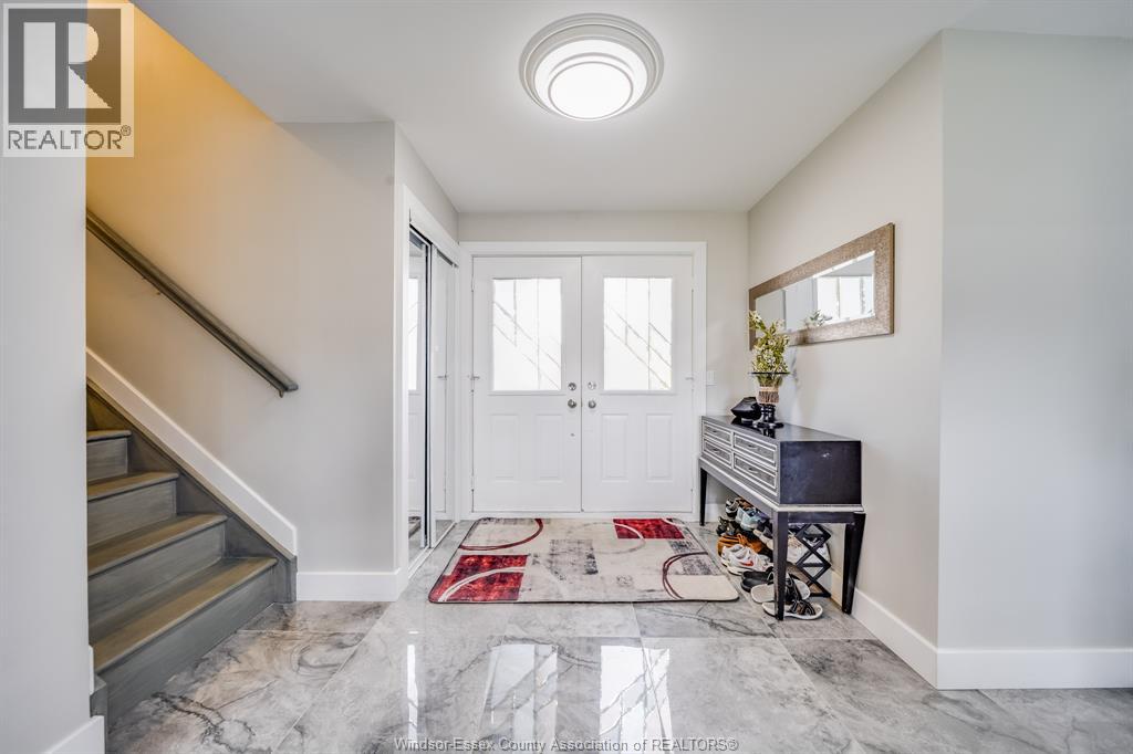 2405 Roxborough Boulevard, Windsor, Ontario  N9E 2Z7 - Photo 21 - 26016333