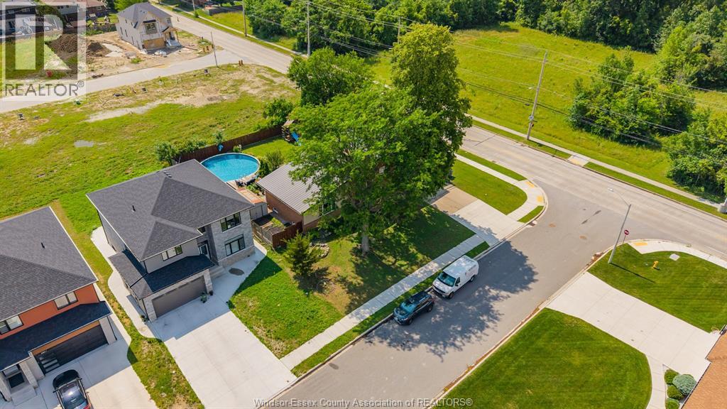 2405 Roxborough Boulevard, Windsor, Ontario  N9E 2Z7 - Photo 4 - 26016333