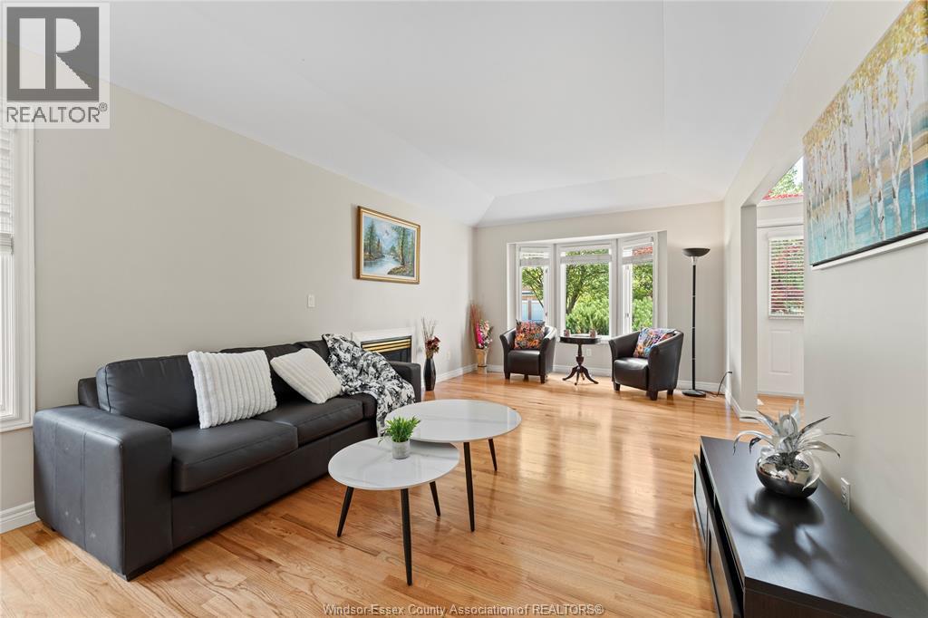 660 Caruso, Windsor, Ontario  N9G 2M6 - Photo 11 - 26016381