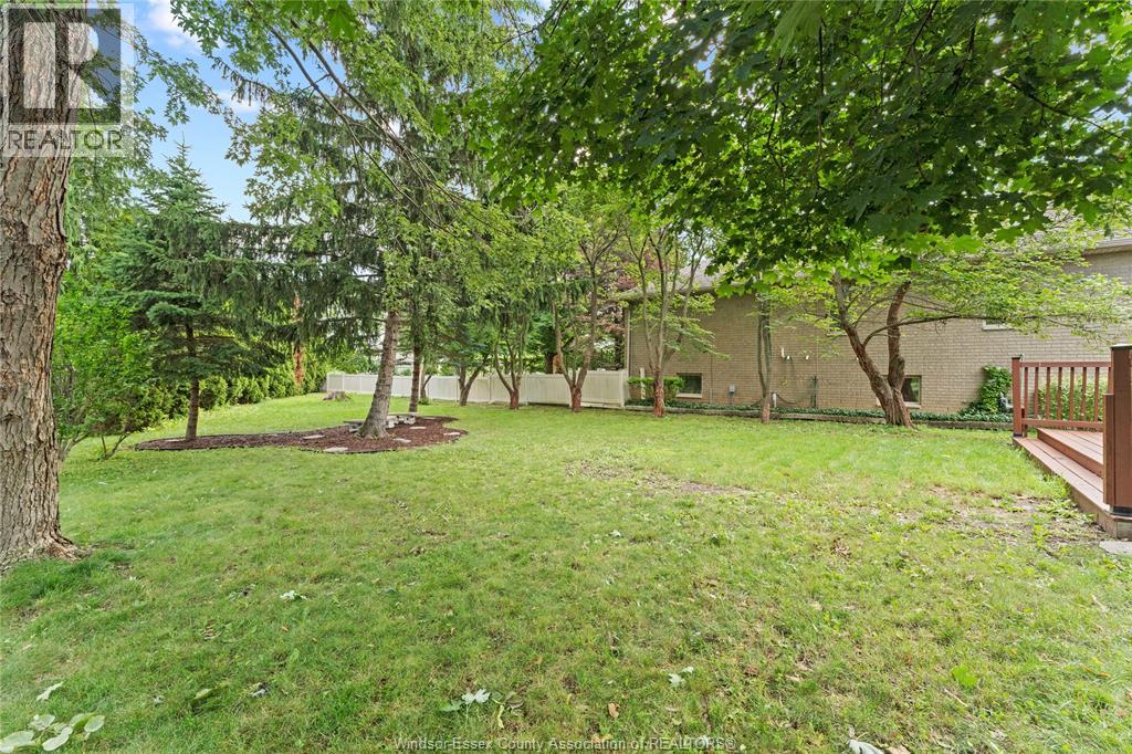 660 Caruso, Windsor, Ontario  N9G 2M6 - Photo 35 - 26016381