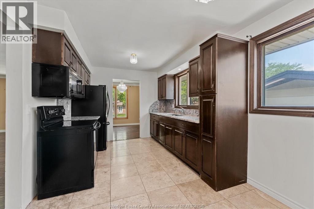 9688 Chestnut Drive, Windsor, Ontario  N8R 1G8 - Photo 13 - 26016365