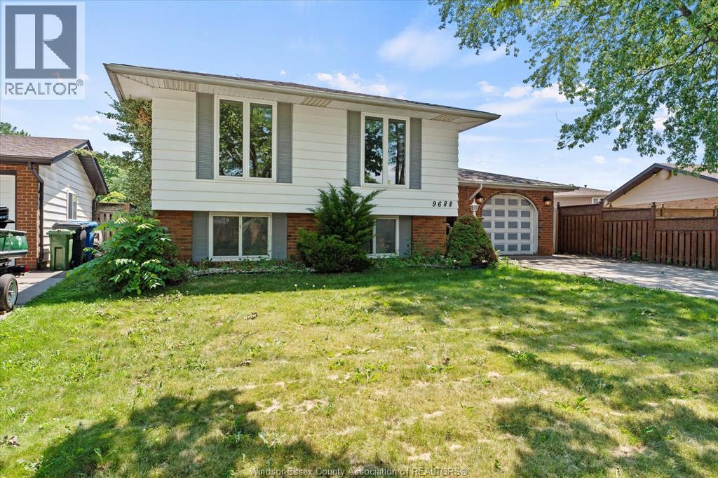 9688 Chestnut Drive, Windsor, Ontario  N8R 1G8 - Photo 2 - 26016365