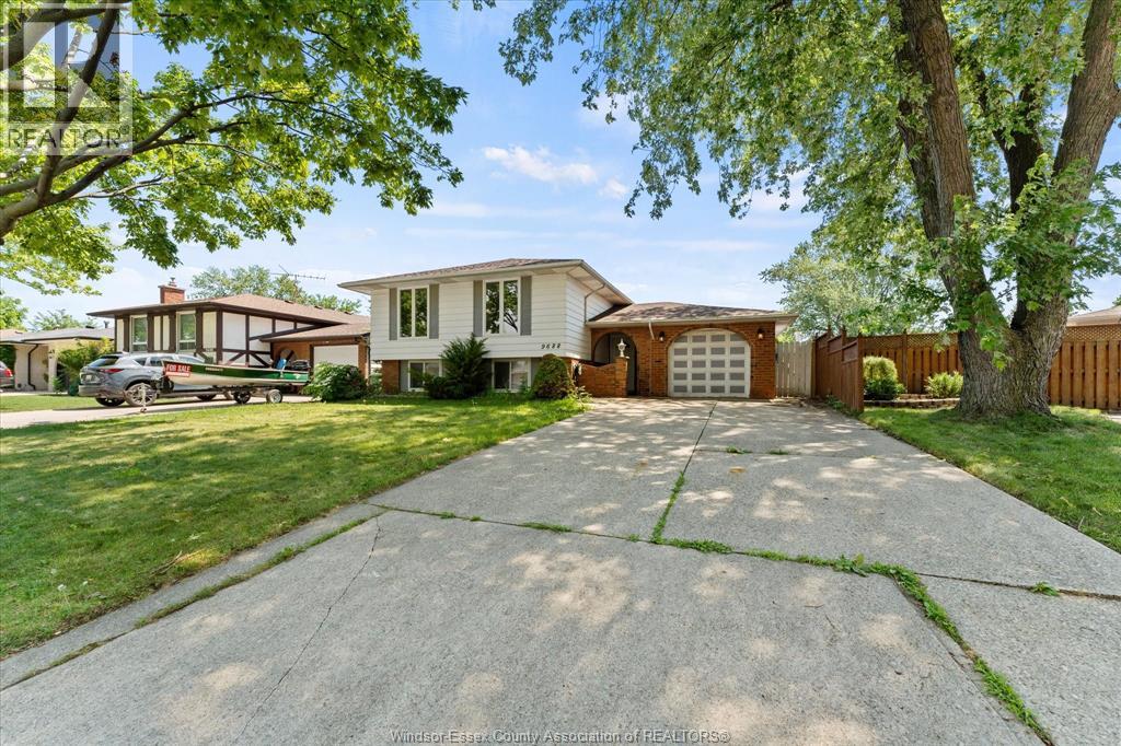 9688 Chestnut Drive, Windsor, Ontario  N8R 1G8 - Photo 4 - 26016365