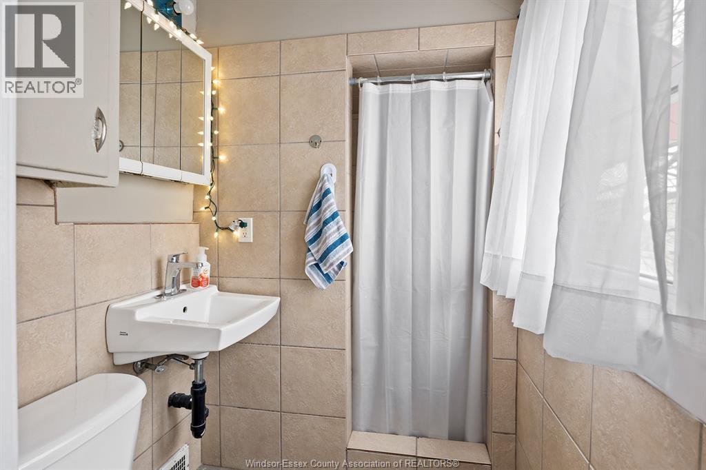 568 Askin, Windsor, Ontario  N9B 2X4 - Photo 31 - 26016386