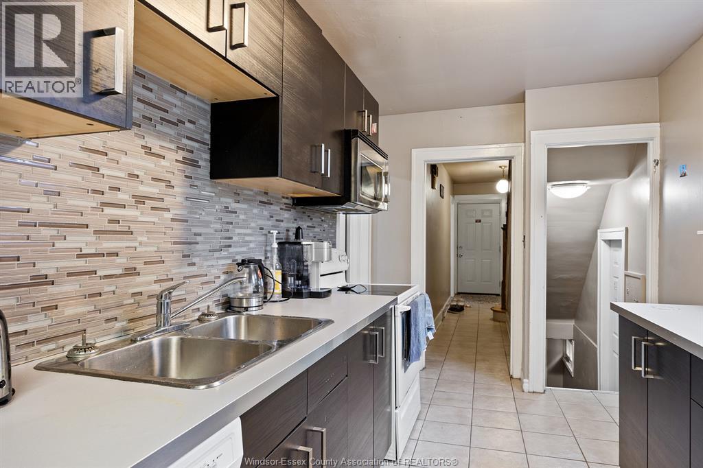 568 Askin, Windsor, Ontario  N9B 2X4 - Photo 6 - 26016386