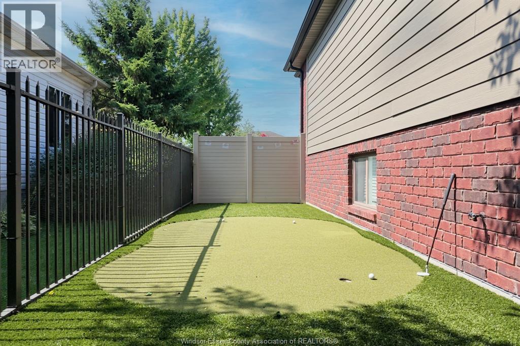 355 Sacred Heart Drive, Lasalle, Ontario  N9J 1T1 - Photo 11 - 26016394