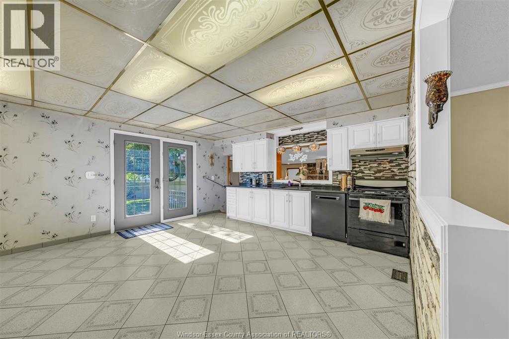 9525 Walker Road, Mcgregor, Ontario  N0R 1J0 - Photo 12 - 26016410