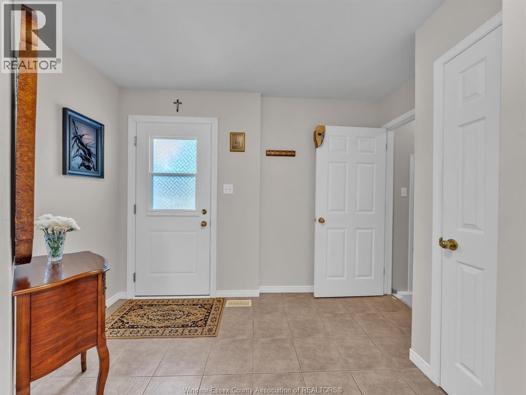 4568 Brother's Court, Windsor, Ontario  N9G 2W1 - Photo 9 - 26016424