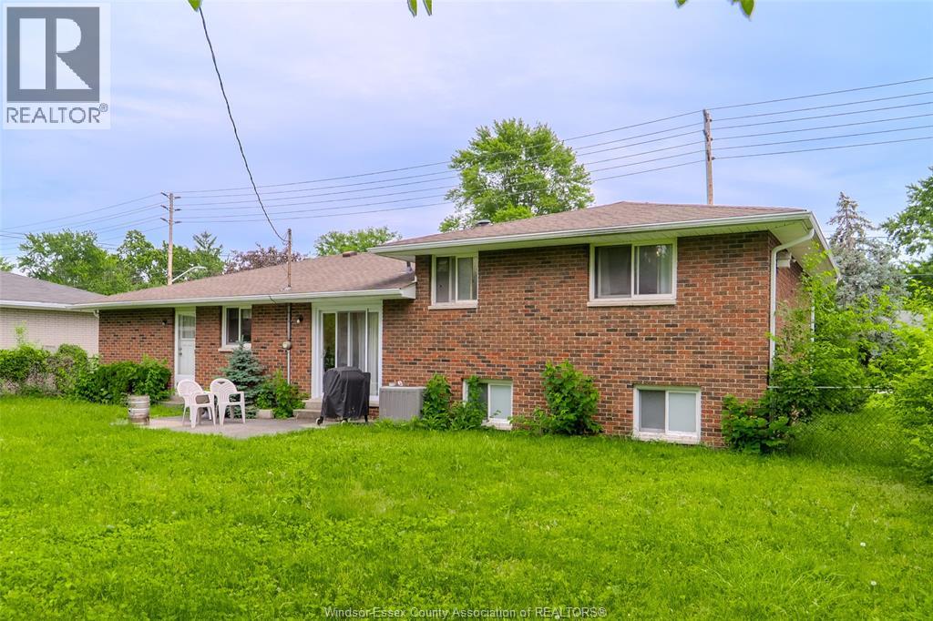 2010 Grand Marais Road West, Windsor, Ontario  N9E 1G1 - Photo 33 - 26015268