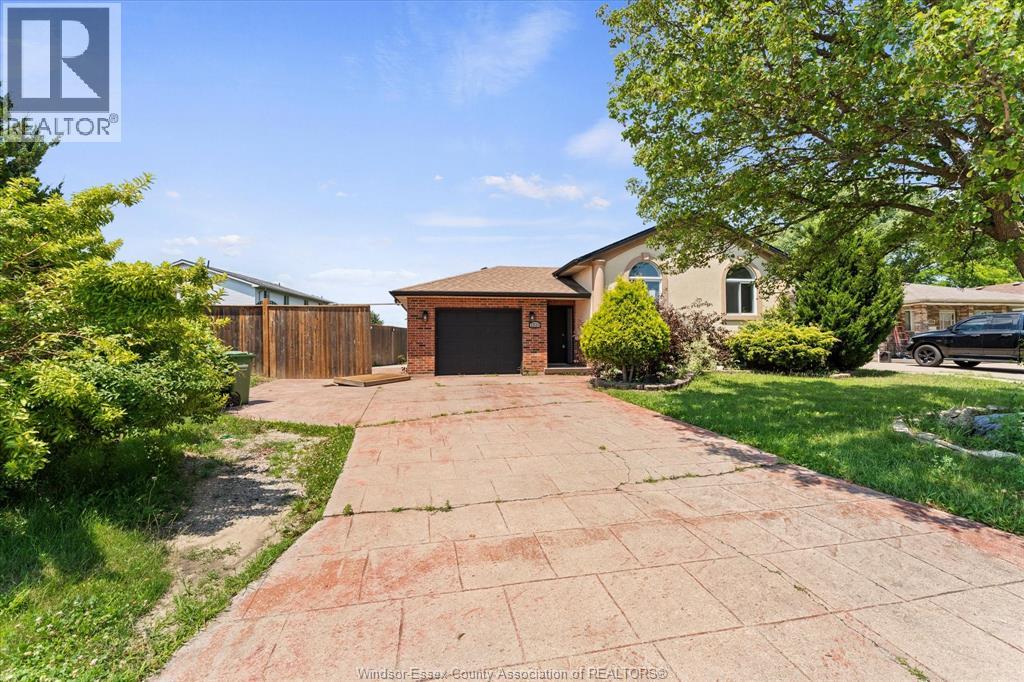 1320 Hansen Crescent, Windsor, Ontario  N8W 5M8 - Photo 3 - 26016505