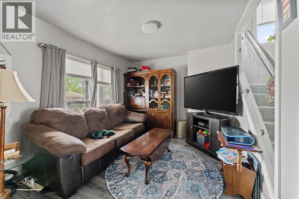 549 Clover, Windsor, Ontario  N8P 1C5 - Photo 4 - 26016500