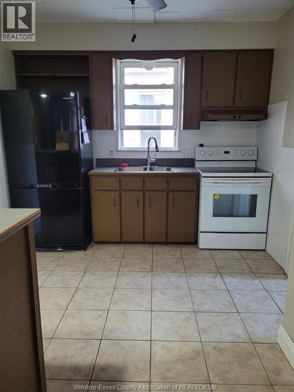 911 Langlois, Windsor, Ontario  N9A 2H2 - Photo 16 - 26016442