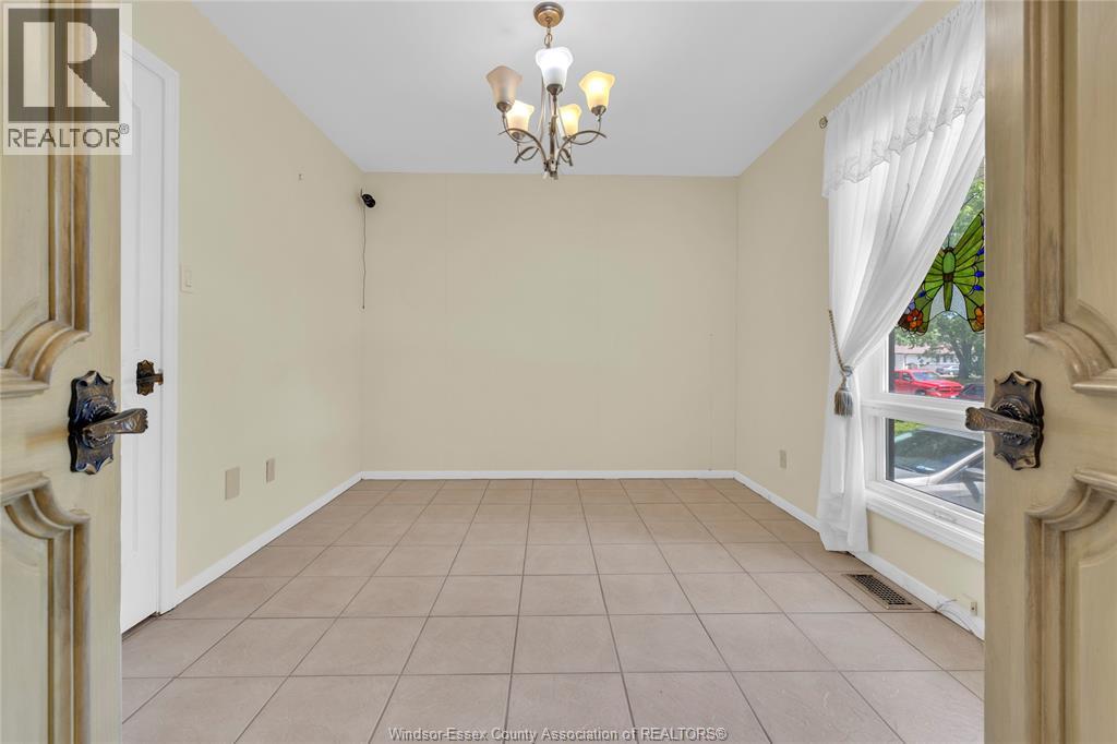 3483 Dougall, Windsor, Ontario  N9E 1S9 - Photo 19 - 26016533