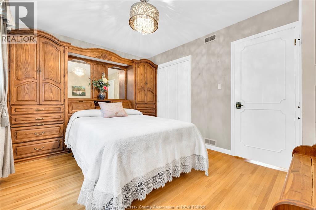 3483 Dougall, Windsor, Ontario  N9E 1S9 - Photo 26 - 26016533