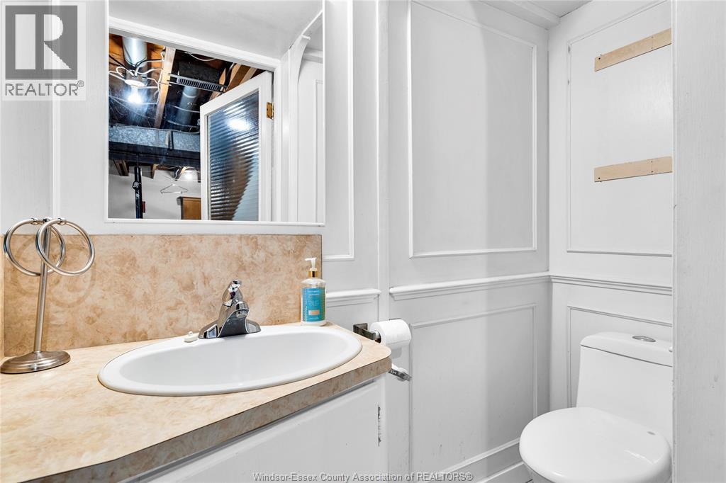 3483 Dougall, Windsor, Ontario  N9E 1S9 - Photo 28 - 26016533