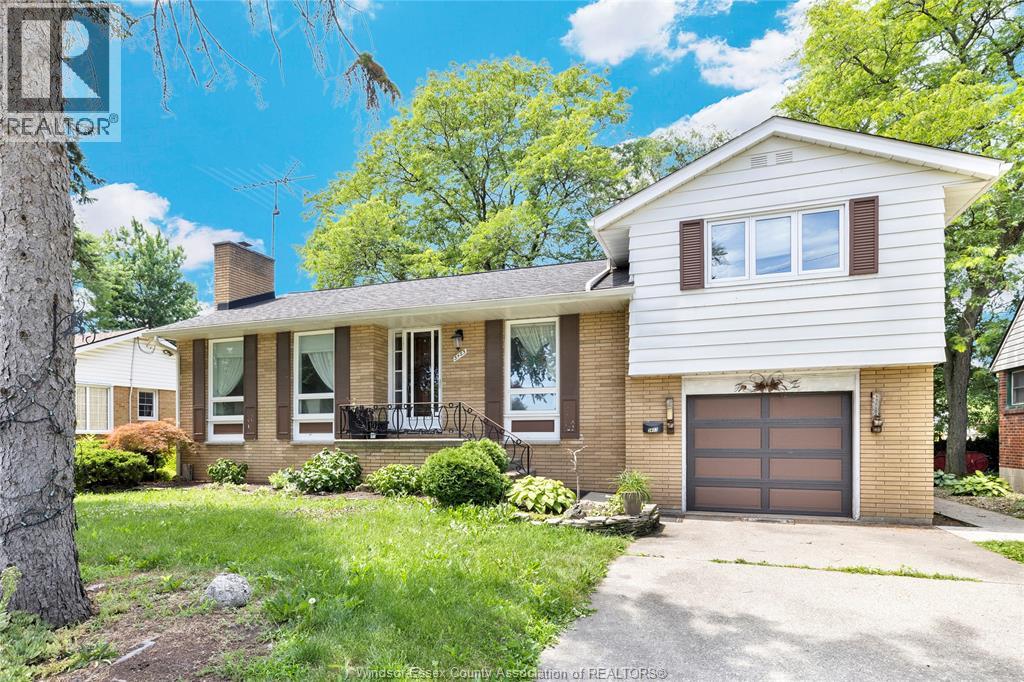 3483 Dougall, Windsor, Ontario  N9E 1S9 - Photo 4 - 26016533