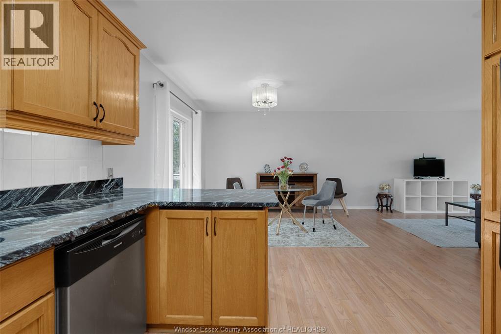 2225 Longfellow Avenue, Windsor, Ontario  N9B 3J7 - Photo 8 - 26016534