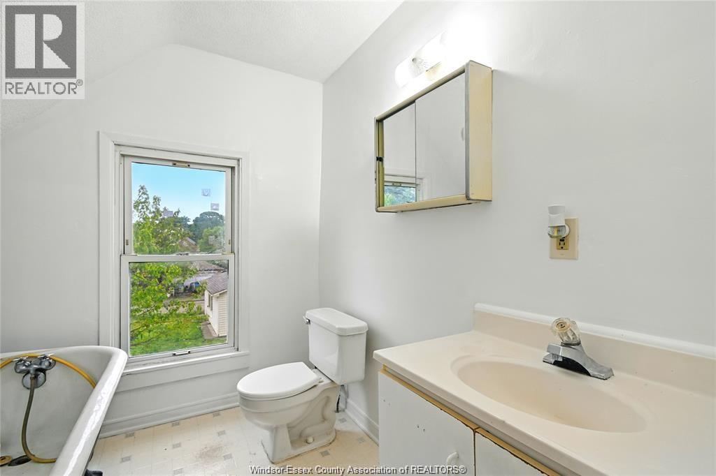 867 Langlois, Windsor, Ontario  N9A 2G9 - Photo 15 - 26016537
