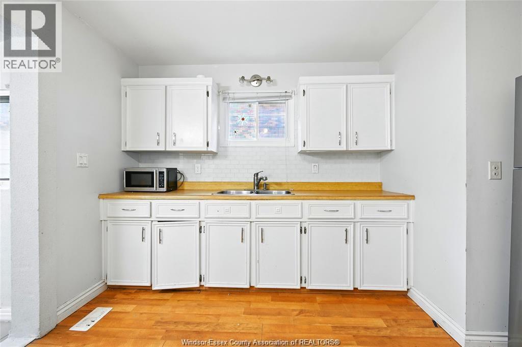 867 Langlois, Windsor, Ontario  N9A 2G9 - Photo 6 - 26016537