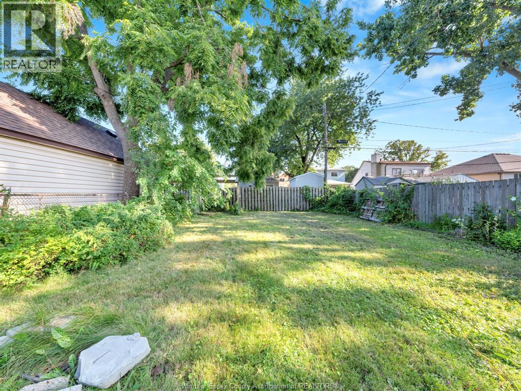 643 Charles Street, Windsor, Ontario  N8X 3G6 - Photo 7 - 26016506