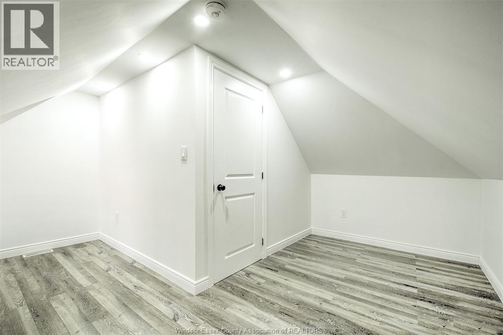 3076 Sandwich, Windsor, Ontario  N9C 1A4 - Photo 14 - 26016548