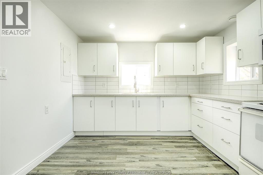 3076 Sandwich, Windsor, Ontario  N9C 1A4 - Photo 17 - 26016548