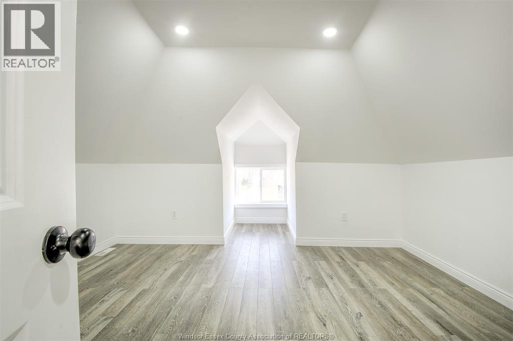 3076 Sandwich, Windsor, Ontario  N9C 1A4 - Photo 29 - 26016548