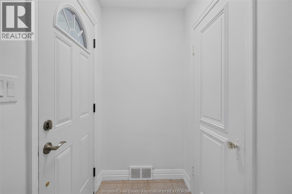 4171 Roseland Drive West, Windsor, Ontario  N9G 2A1 - Photo 6 - 26016586