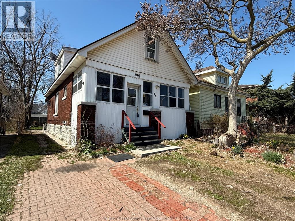 961 CAMPBELL, Windsor, Ontario