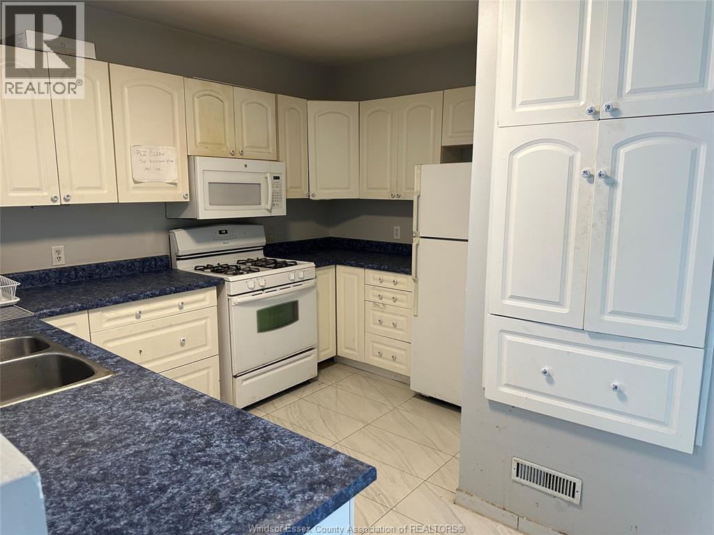 961 Campbell, Windsor, Ontario  N9B 2J4 - Photo 7 - 26016589