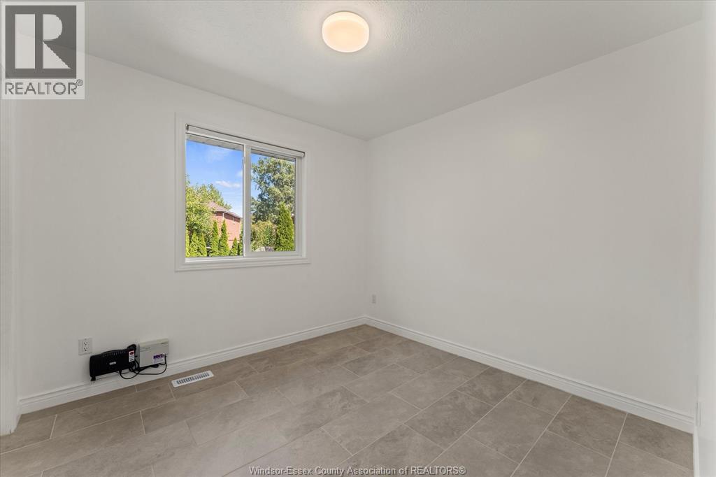 3316 Kenilworth, Windsor, Ontario  N9E 4R3 - Photo 16 - 26016634