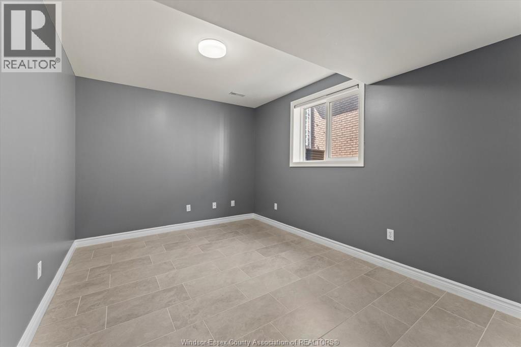 3316 Kenilworth, Windsor, Ontario  N9E 4R3 - Photo 28 - 26016634