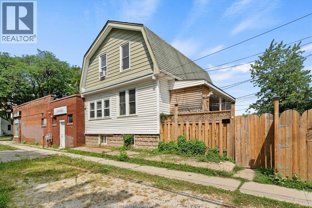 1494 Lincoln, Windsor, Ontario  N8Y 2J1 - Photo 3 - 26016509