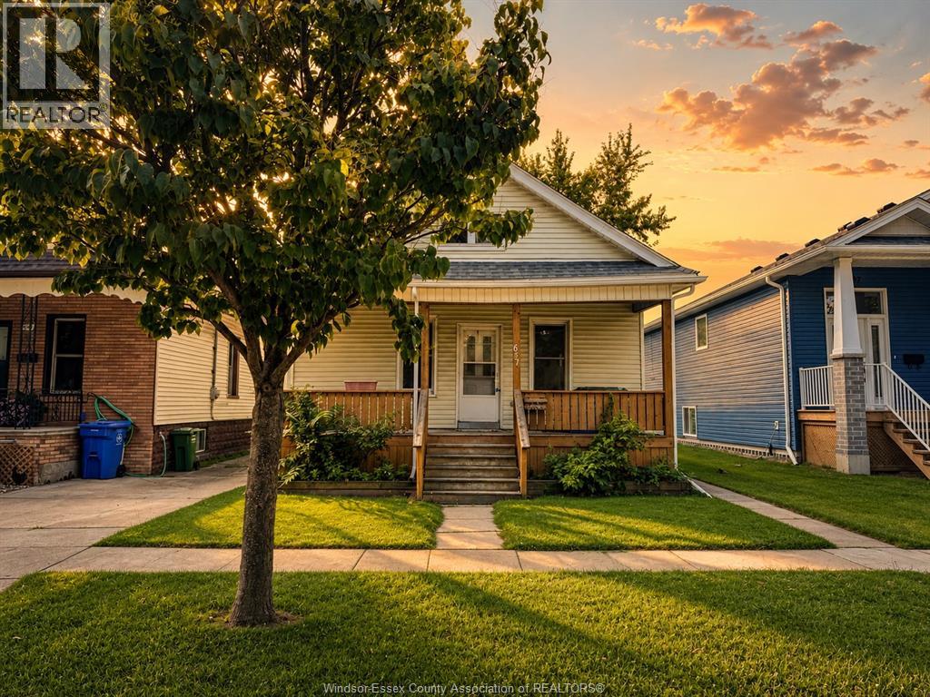 651 BROCK STREET, Windsor, Ontario