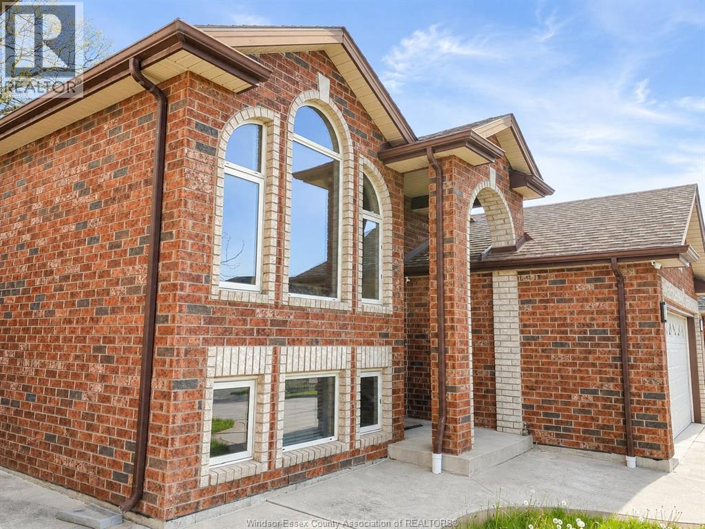4518 Helsinki Crescent, Windsor, Ontario  N9G 0A6 - Photo 4 - 26016644