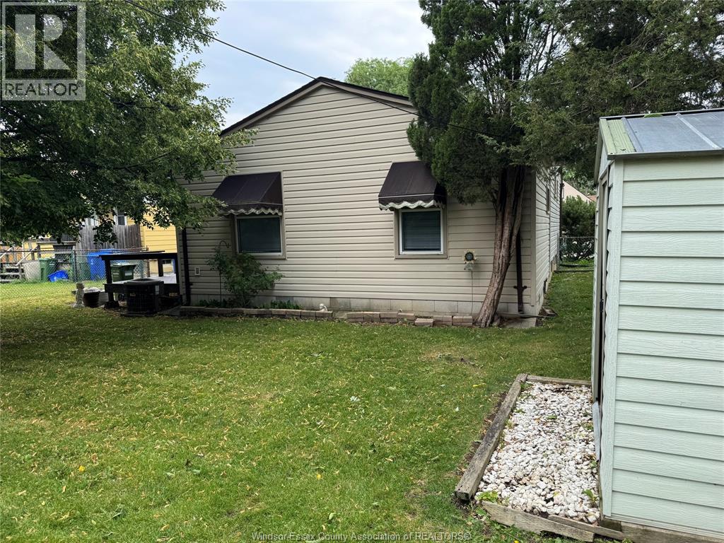 1937 Francois, Windsor, Ontario  N8W 4S9 - Photo 3 - 26016675