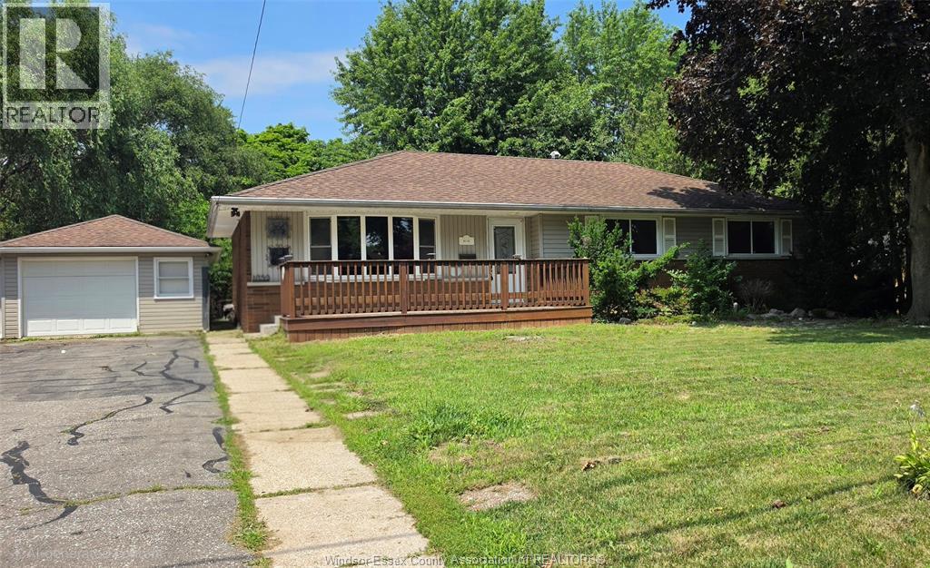 1050 Bartlet, Windsor, Ontario  N9G 1V4 - Photo 1 - 26016678
