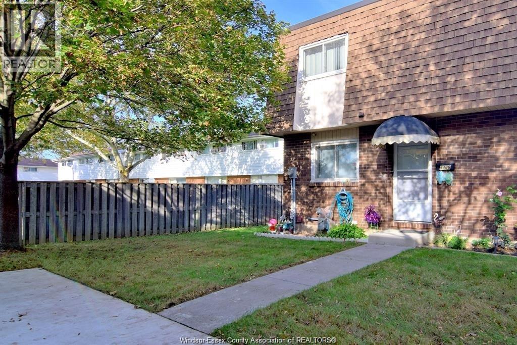 5468 LASSALINE AVENUE, Windsor, Ontario