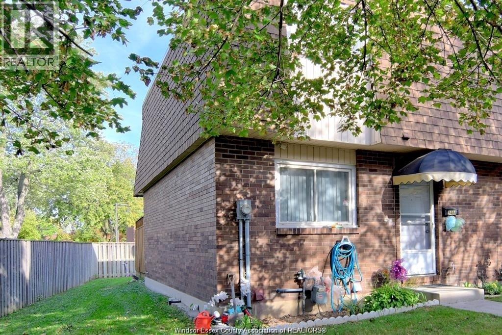 5468 Lassaline Avenue, Windsor, Ontario  N8T 1A9 - Photo 2 - 26016673