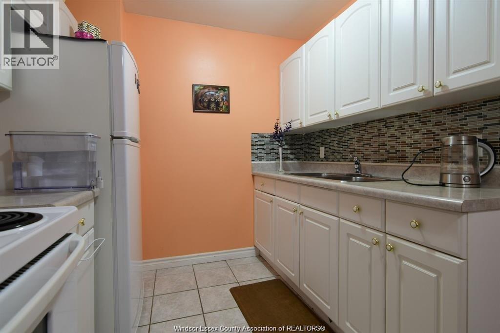 5468 Lassaline Avenue, Windsor, Ontario  N8T 1A9 - Photo 8 - 26016673