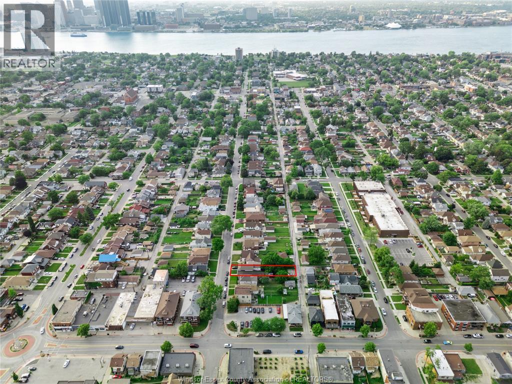 972-976 Langlois, Windsor, Ontario  N9A 2H3 - Photo 2 - 26016682