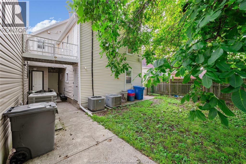 972-976 Langlois, Windsor, Ontario  N9A 2H3 - Photo 7 - 26016681