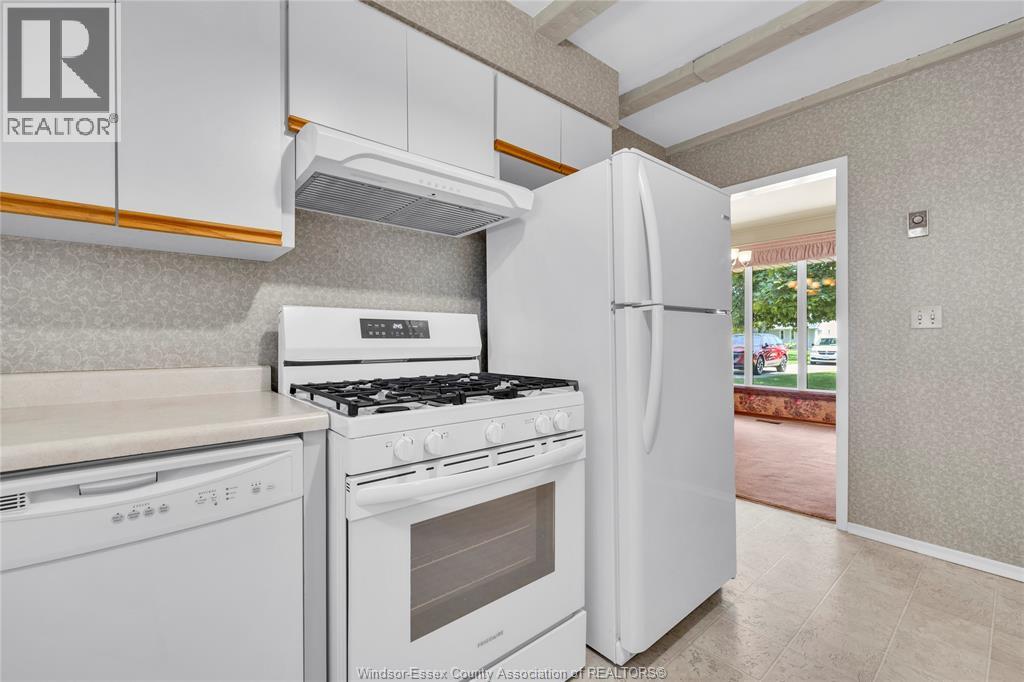 333 Barry, Tecumseh, Ontario  N8N 2G2 - Photo 4 - 26016712