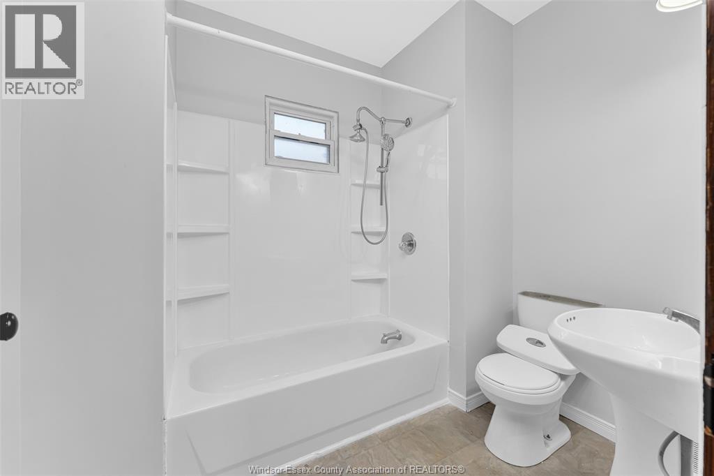 3298 College, Windsor, Ontario  N9C 1S6 - Photo 12 - 26016752