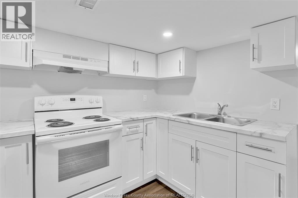 3298 College, Windsor, Ontario  N9C 1S6 - Photo 18 - 26016752