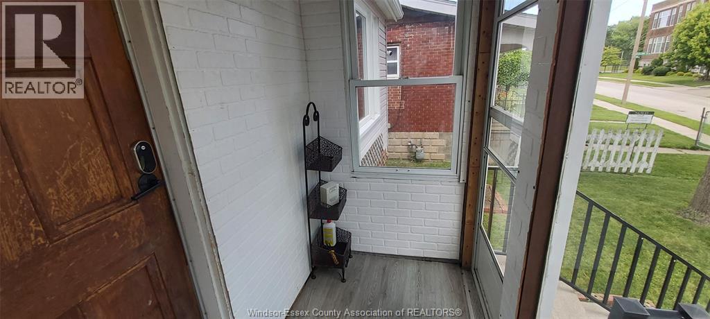 588 Irvine Avenue, Windsor, Ontario  N8X 2T2 - Photo 5 - 26016731