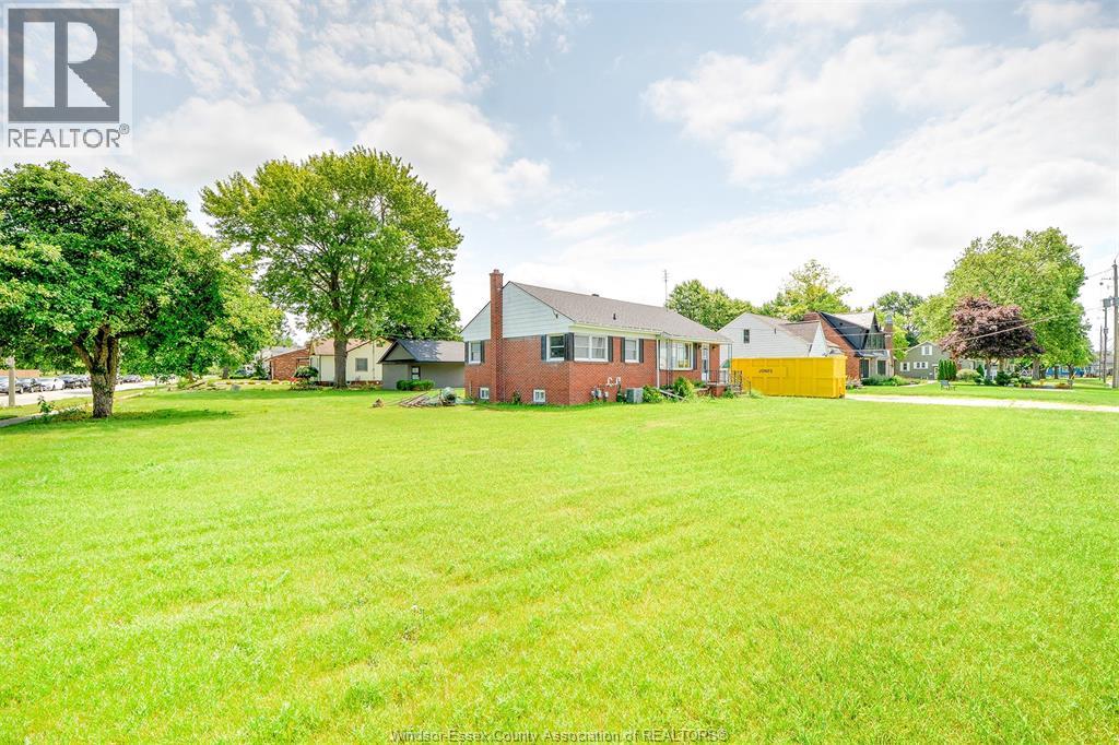 209 Sandwich Street North, Amherstburg, Ontario  N9V 2V4 - Photo 2 - 26016775