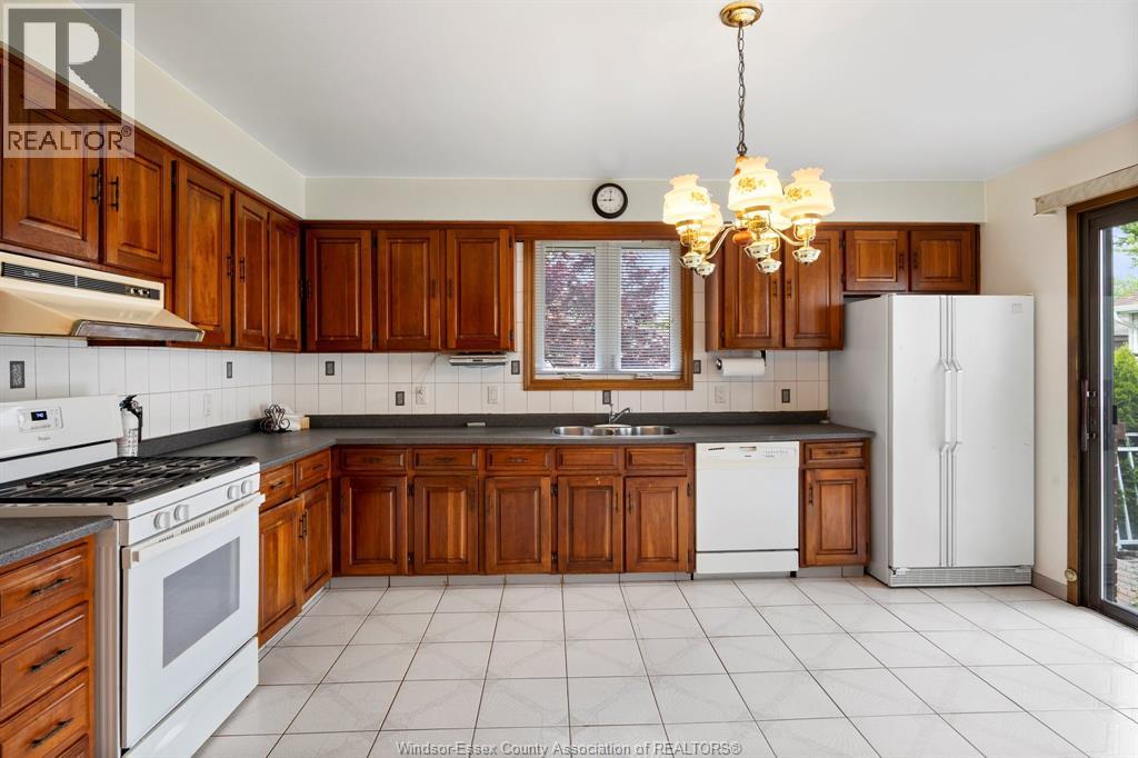 5649 Baldwin, Windsor, Ontario  N8T 1L7 - Photo 7 - 26016792