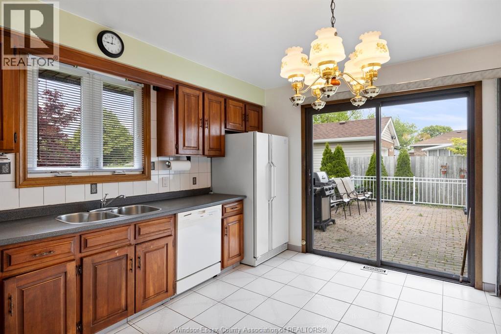 5649 Baldwin, Windsor, Ontario  N8T 1L7 - Photo 8 - 26016792